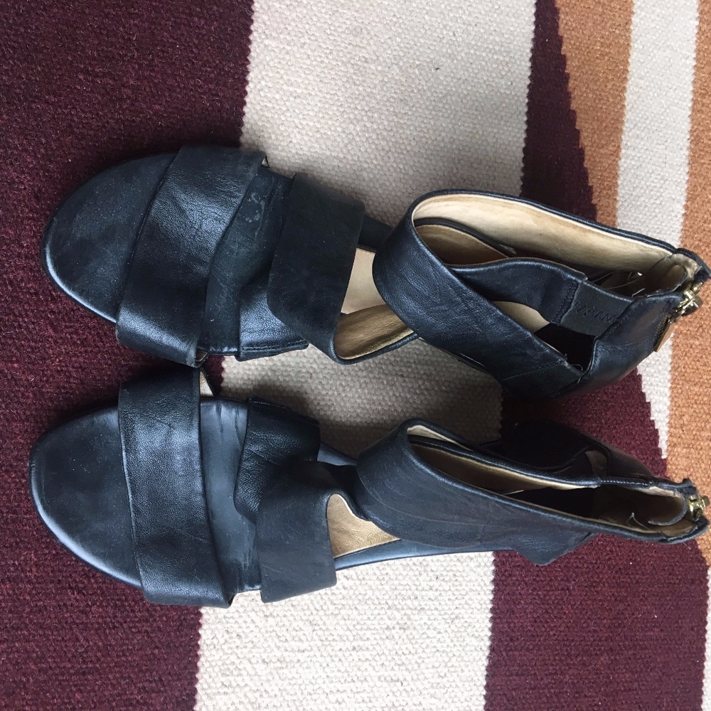 Matt Bernson Strappy Sandals in Great Condition